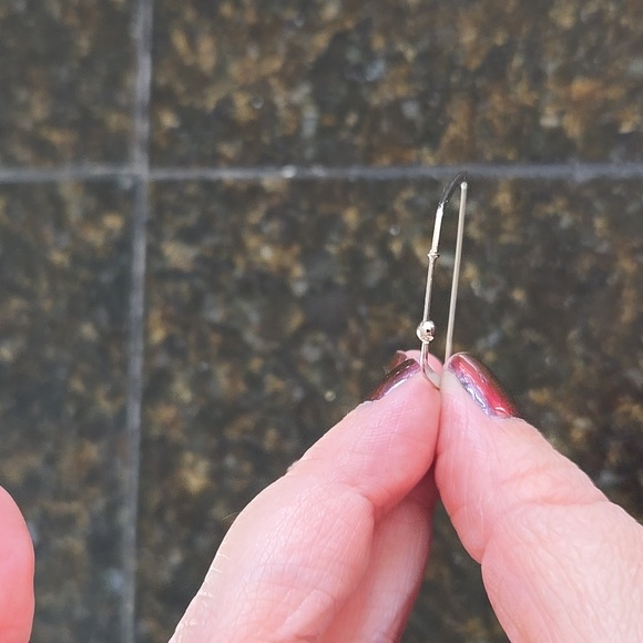 To square shaped, hoop earrings in silver color - Picture 3 of 3